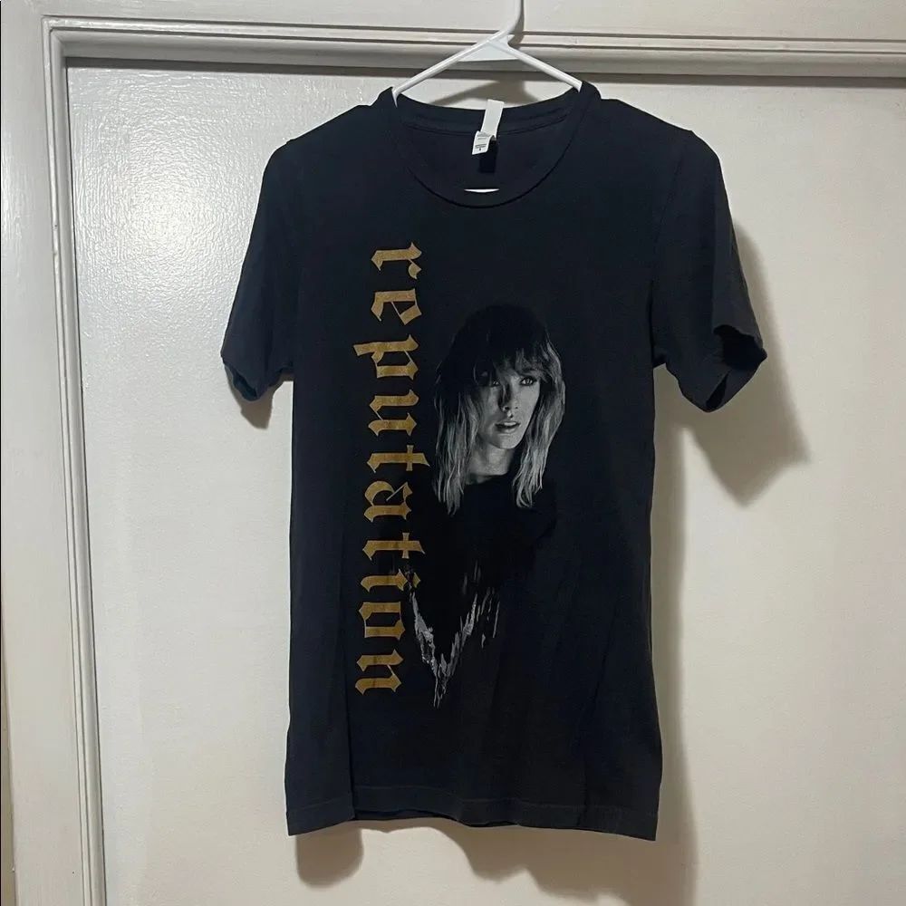 Taylor Swift reputation Stadium tour shirt size small